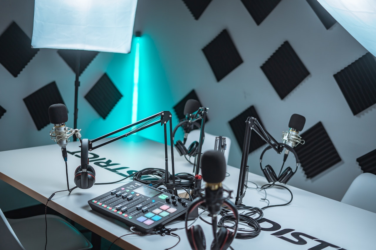 Sharing what you know: how to monetize your podcast with online courses